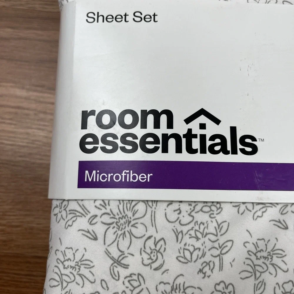 Room Essentials Mircofiber Sheet Set in Gray Ditsy Floral Twin/Twin XL NEW‎